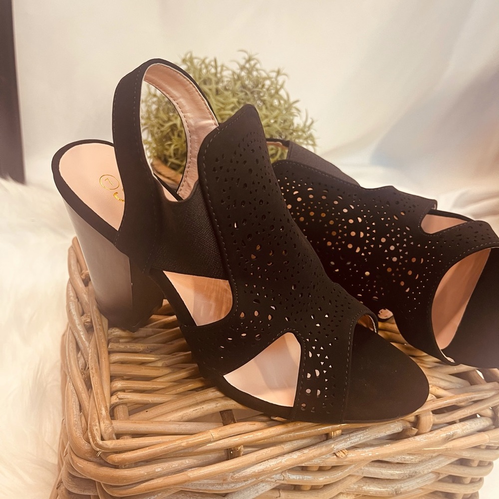Black open toe Heel